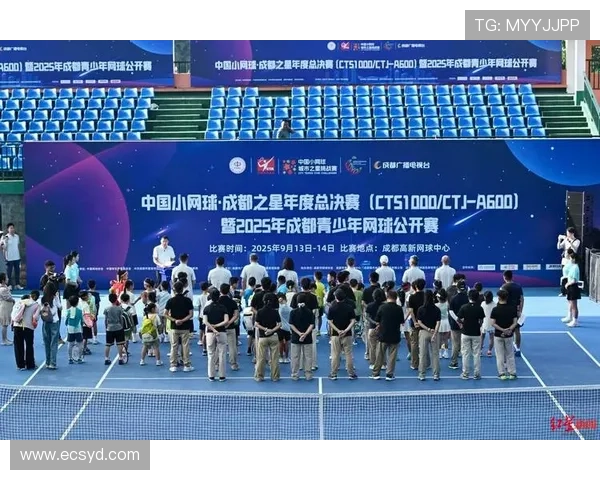 邓浩鸿赞商竣程本赛季稳步提升 称其技术日趋成熟助力中国网球发展